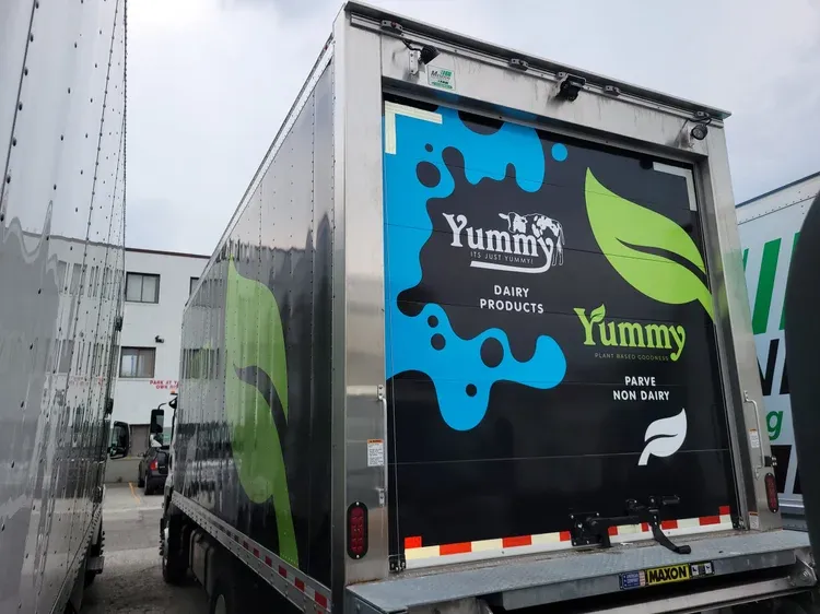 Truck wrap for Yummy Dairy